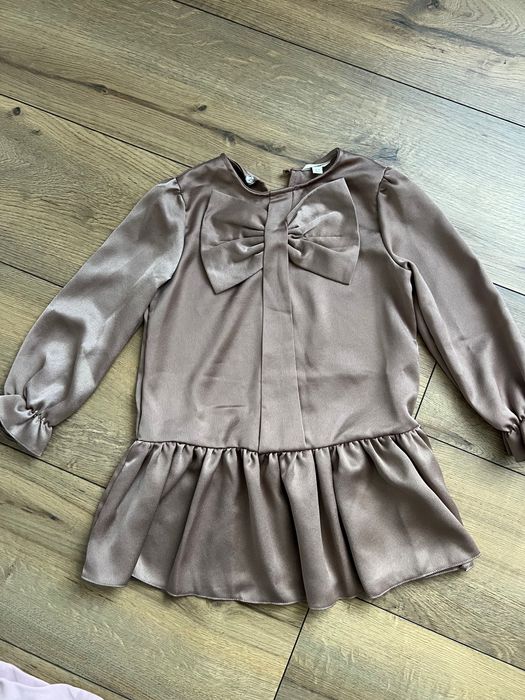 3 роклички и един комплект за 4г момиче