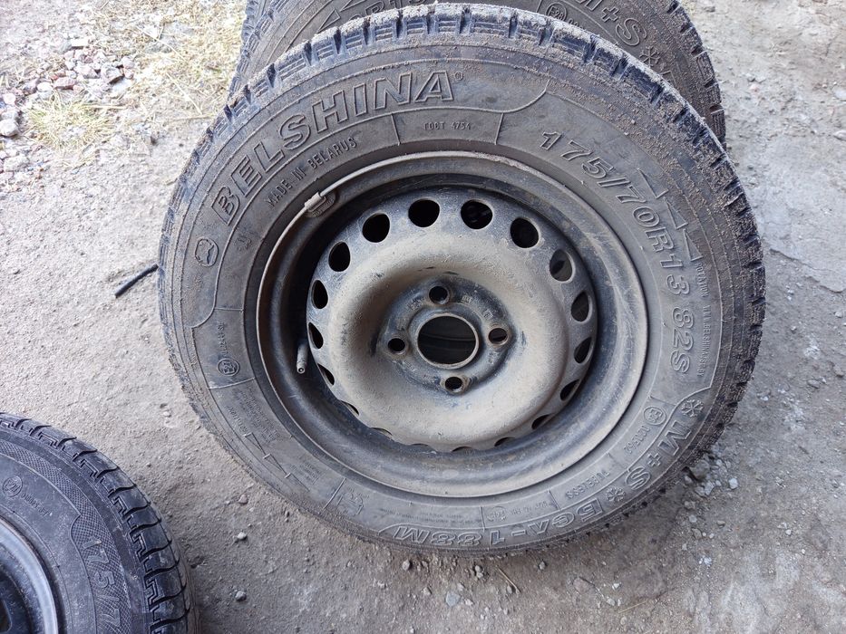 Продам зимние шины на 13