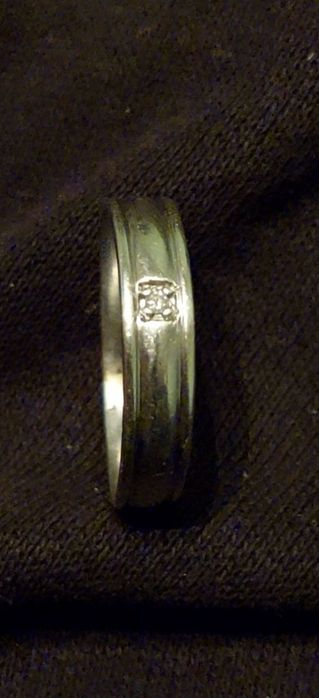 Vind inel cu diamant 1350€ eur Negociabil