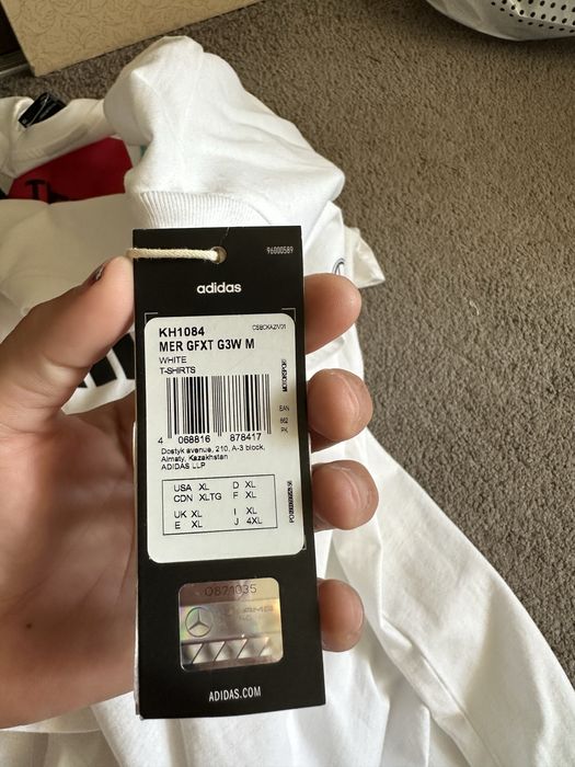 Футболка от бренда Adidas