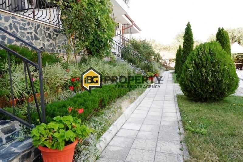 Продава се Тристаен апартамент в Бяла - 76 кв.м за 598 €/кв.м - Снимка #1