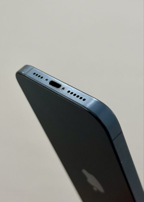 iPhone 15 Pro Max 256GB - Titanium Blue & Black Neverlocked