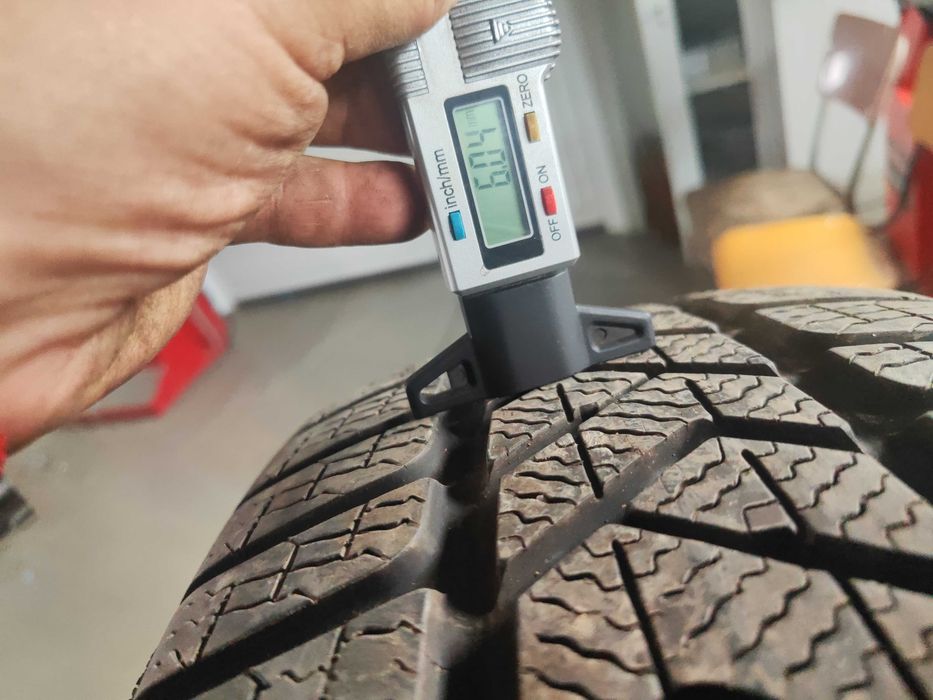 2бр.зимни гуми 225/55/17 Pirelli