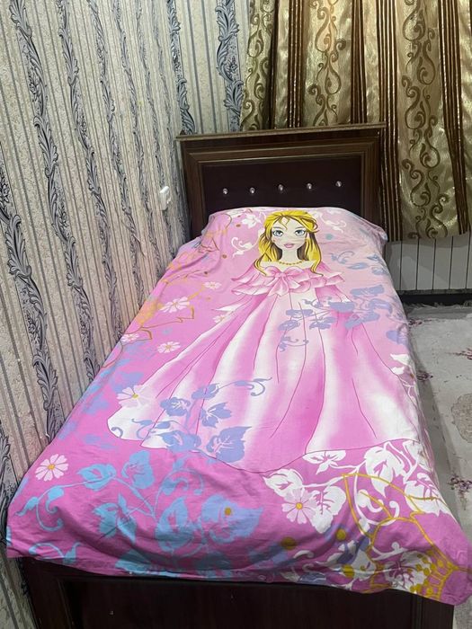 Mebellar sotiladi holati yaxshi mdf krashinniy