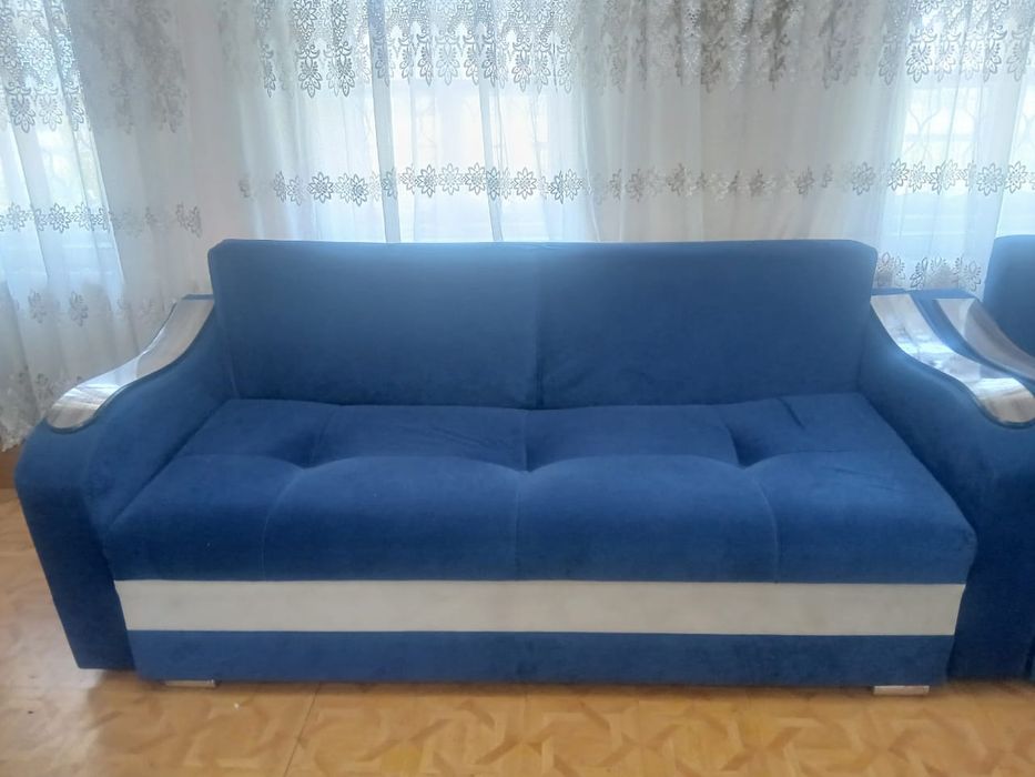 Продам Диван тройка состояние хороший