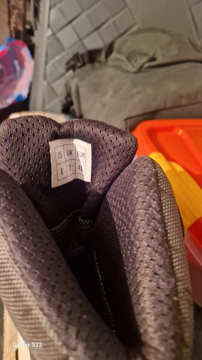 Трекинговые ботинки