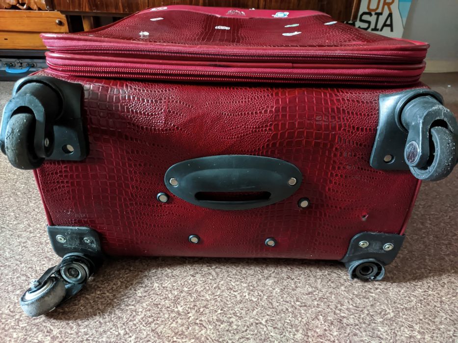 Чемодан большой 71×51×32