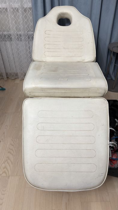 Продам косметологическую кушетку