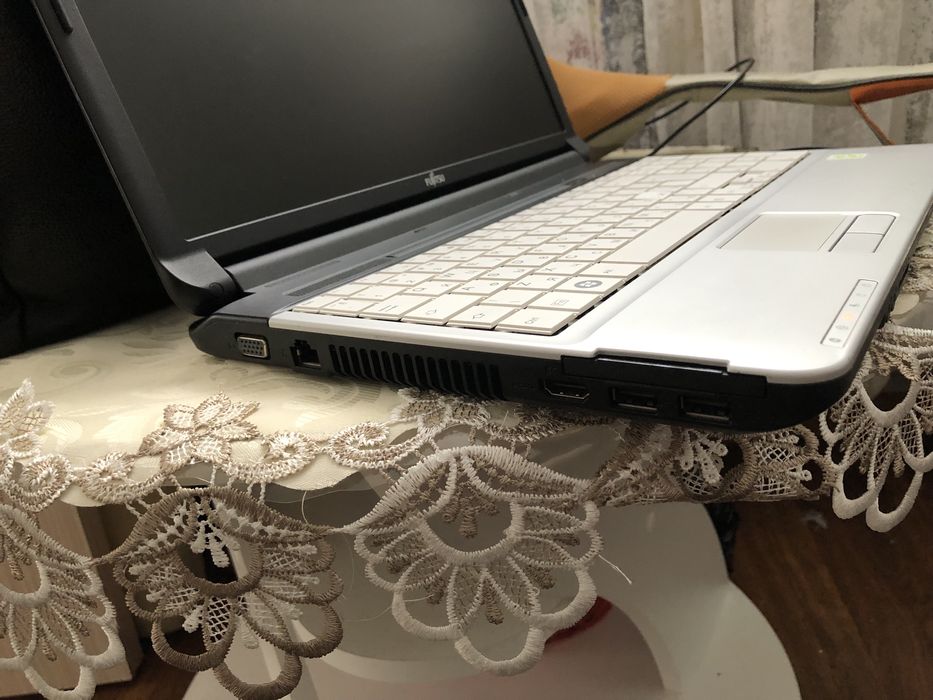 Ноутбук  Fujitsu
