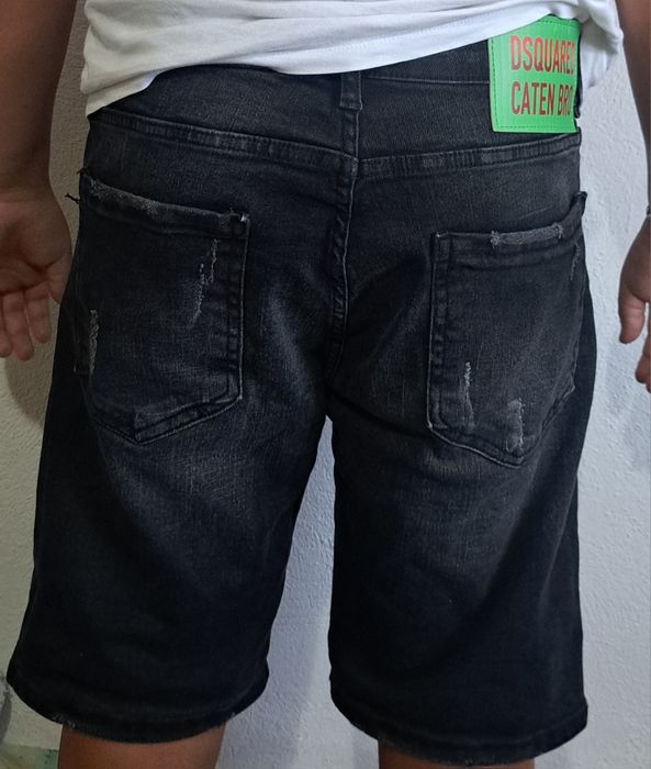Pantaloni scurți Dsquared2(adolescenți sau adulți cu o siluetă suplă )