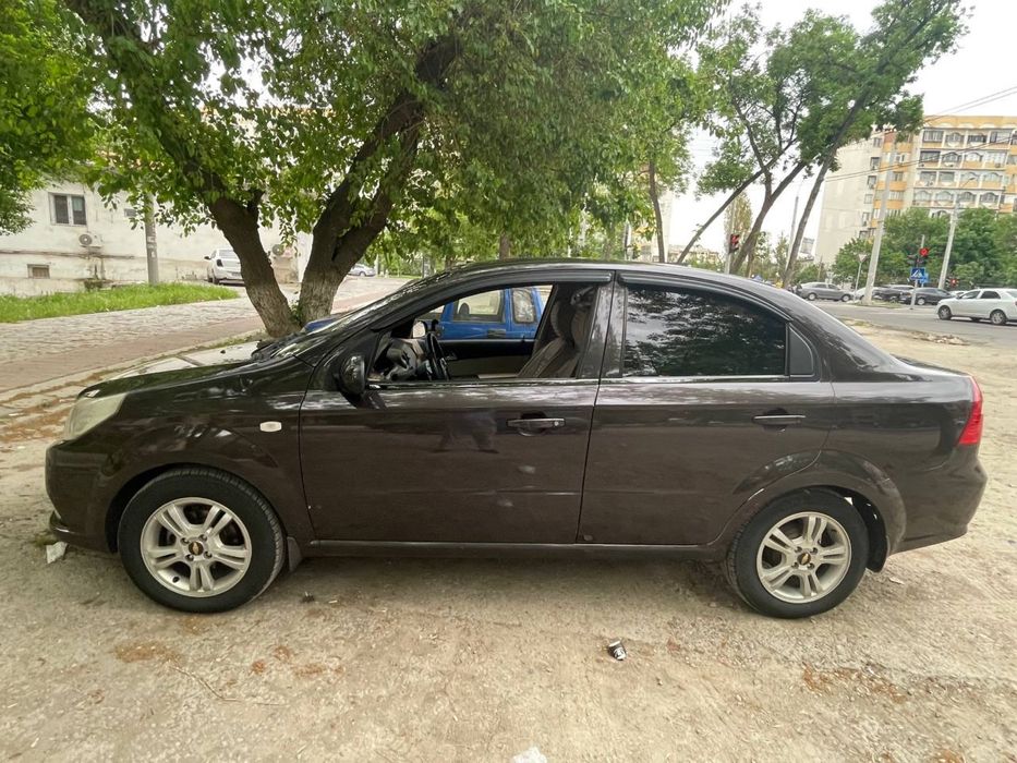 Нексия 3  автомат 2017 срочно сотилади