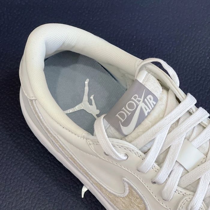CD B27 Low Top White/Gray
