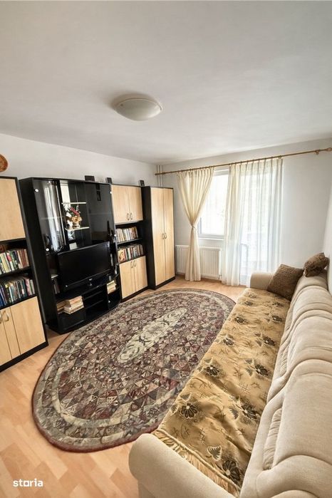 Apartament 3 camere, decomandat, etaj 1/4, zona Calea Bucuresti!
