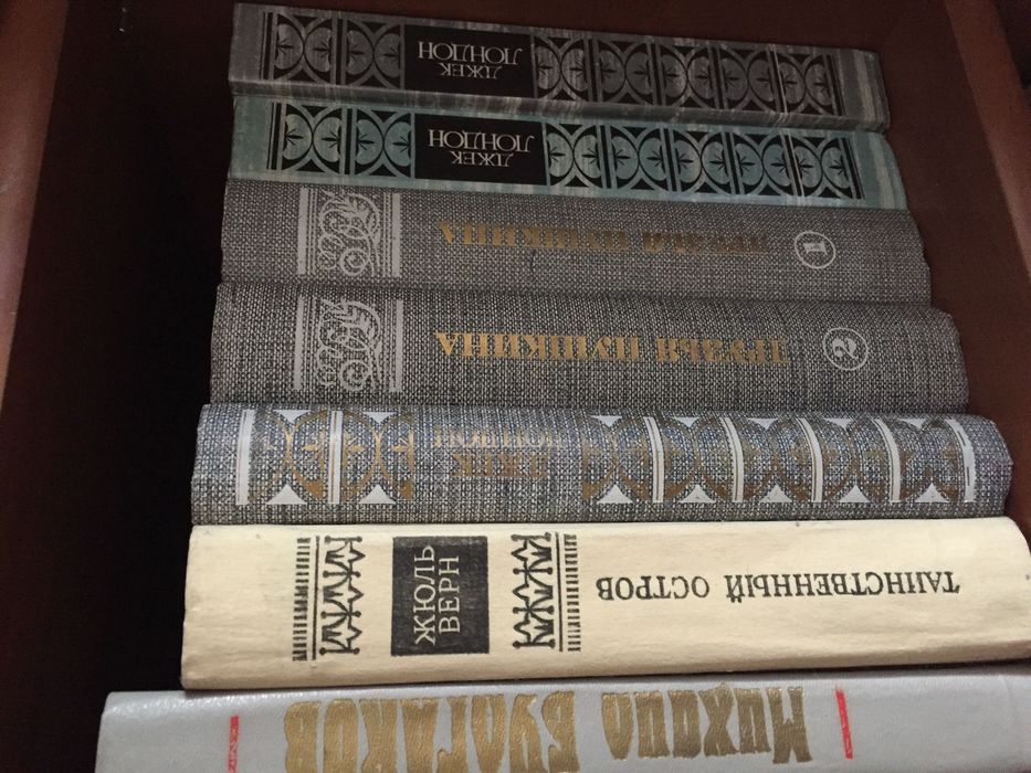 Продам книги