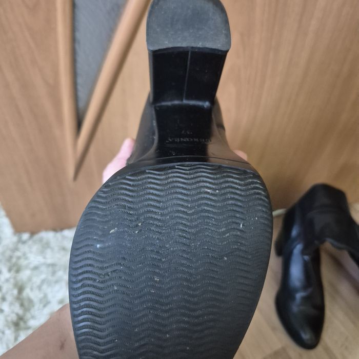 Продам  женские сапоги!