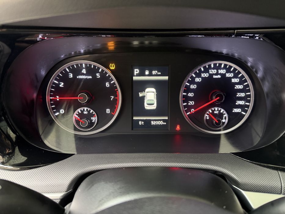 Kia k5 2022 yil 30 min yurgan 1 qol benzin 2.0 mator