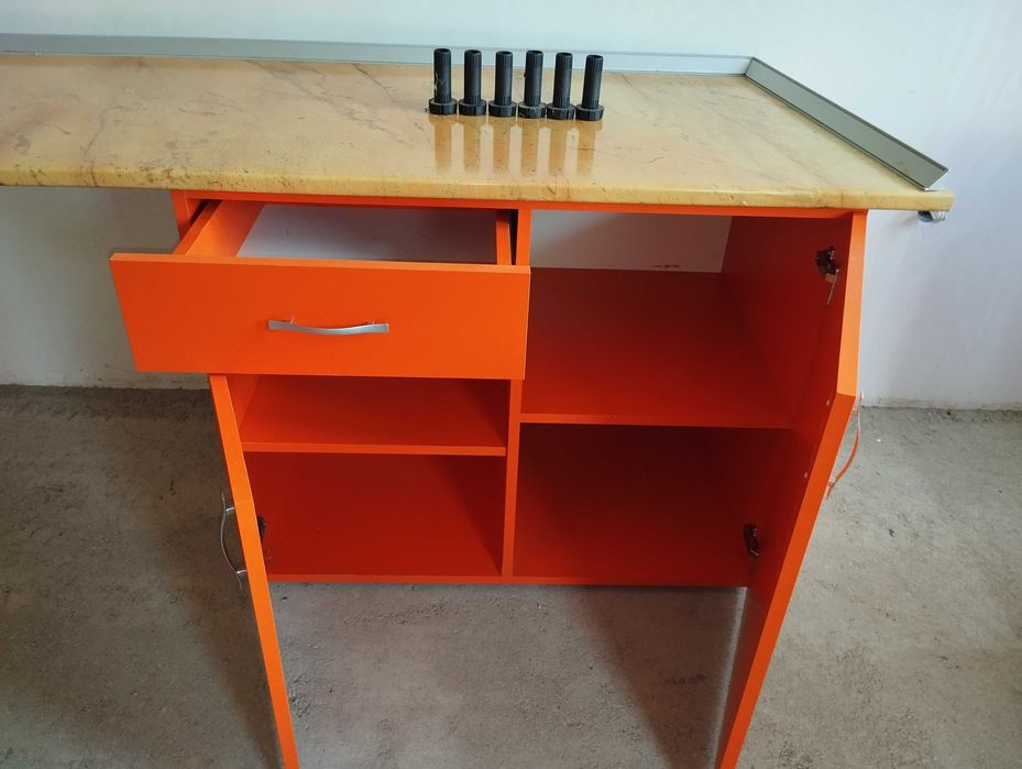 Шкаф с плод за вграждане.