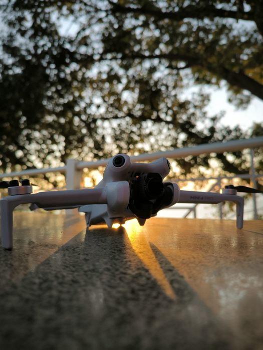 Фото и видео заснемане с дрон DJI Mini 4 Pro.
