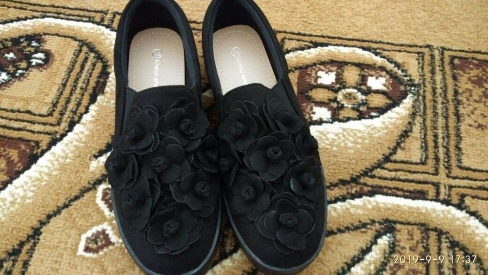 Дамски обувки с цветенца