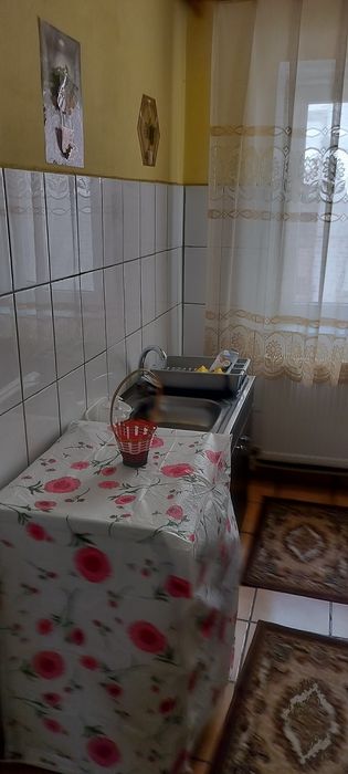 Închiriez apartament cu două camere