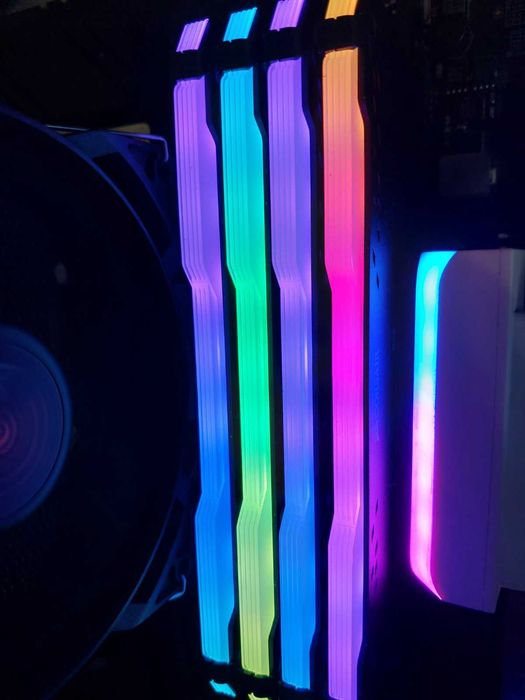 16GB DDR4 3200Mhz CL16 - Corsair Vengance RGB PRO