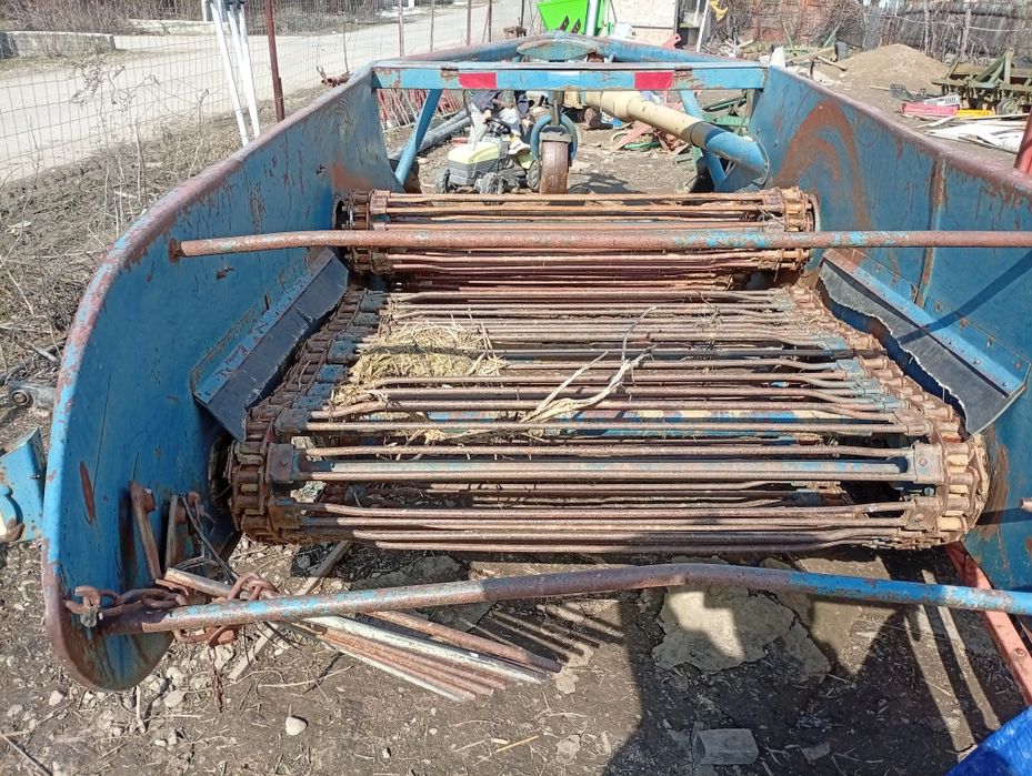 Vând banda de scos cartofi și mașina de plantat cartofi la pachet