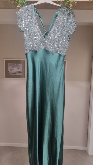 Продавам елегантна рокля на BSB