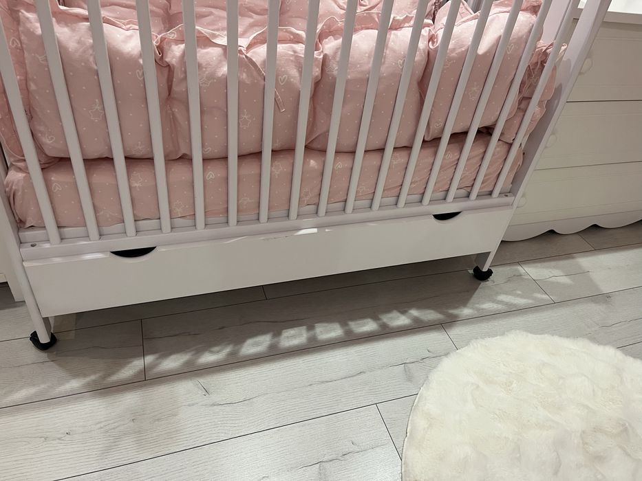 Кошара бяла с мече и матрак