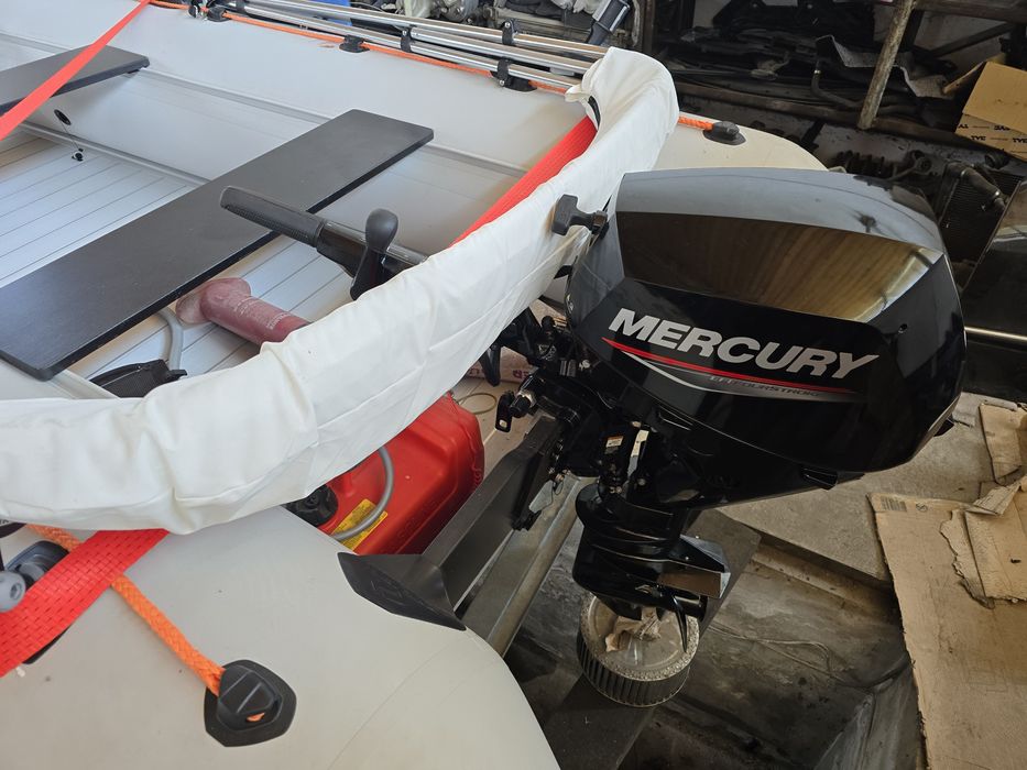 Vand barca 450Dsl noua lungime 4.5m motor Mercury 20cp nou și peridoc