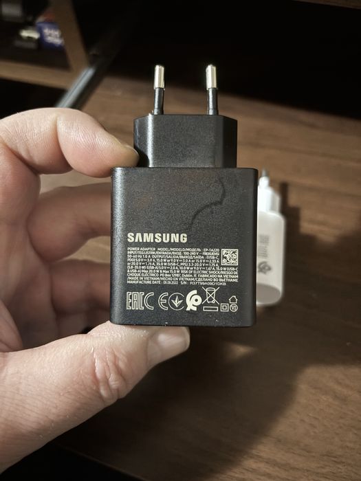 Incarcatoare Adaptoare Priza Apple, Samsung Duo si Simplu Noi!