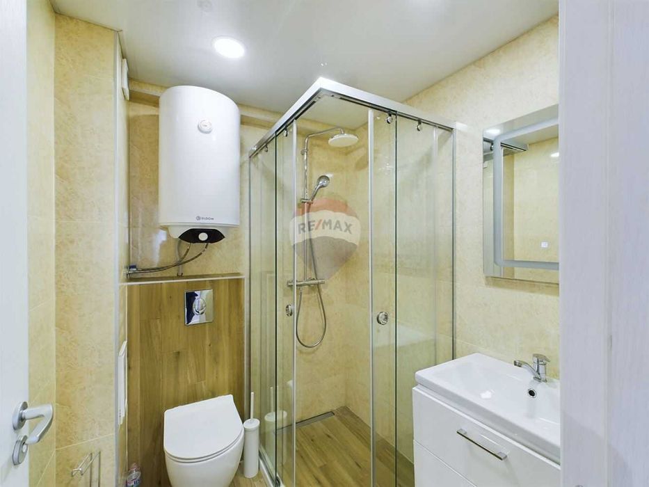 Дава се под наем Тристаен апартамент в Варна, Базар Левски - 88 кв.м за 663 € - Снимка #8