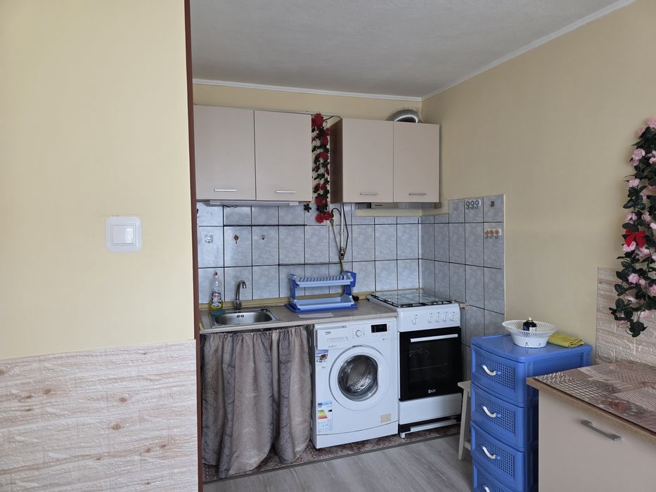Proprietar- inchiriez apartamen o camera