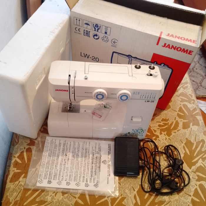 Швейная машинка JANOME