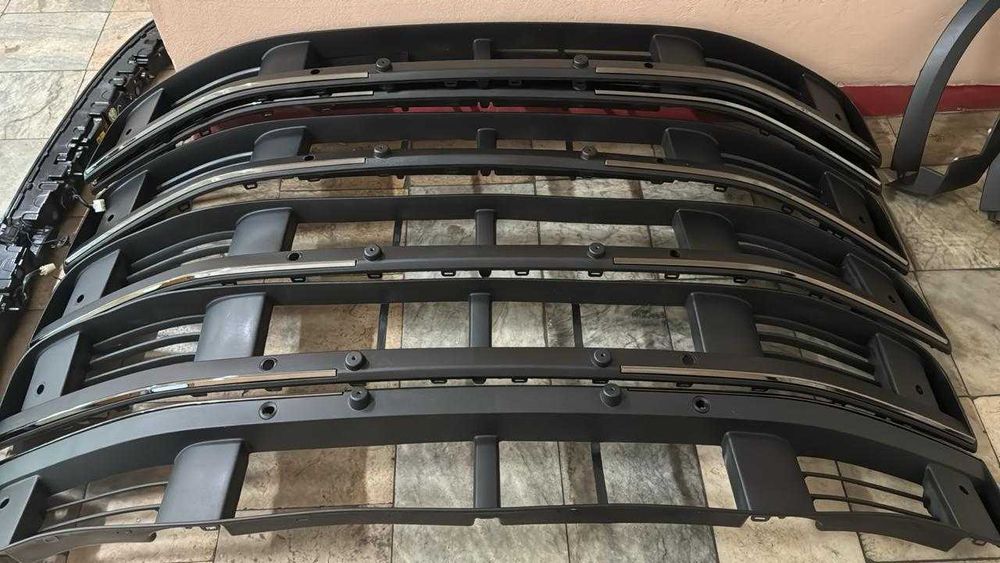 Решетка переднего бампера (накладка) li9 li7