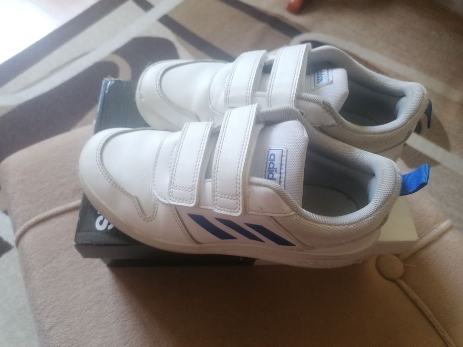 Маратонки за момче Adidas  размер 34