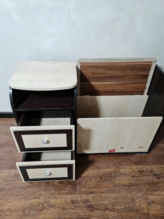 Прихожка с выдвижными полками