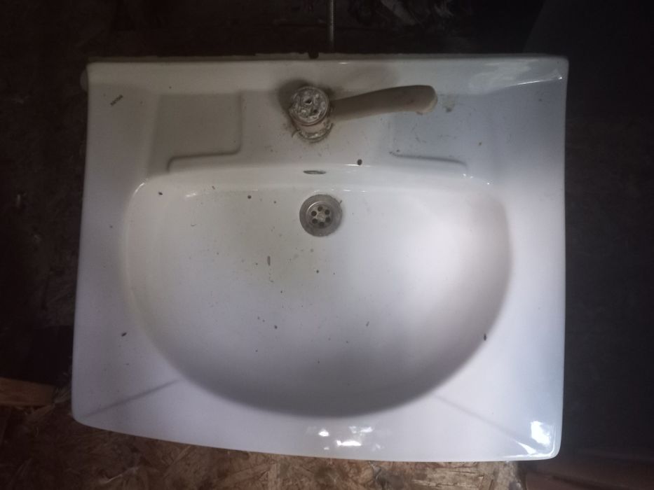 Раковина подвесная