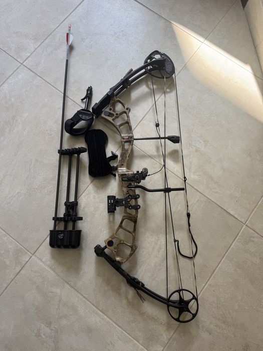 Продавам компаунден лък PSE Stinger 50 lbs – пълен комплект