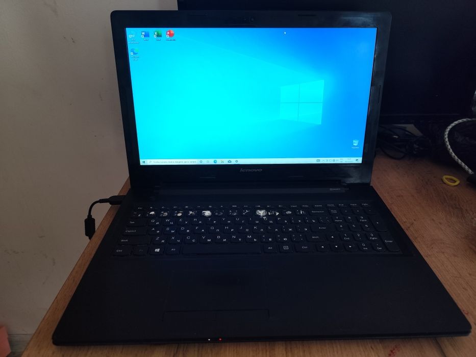 Ноутбук Lenovo G40-45 в хорошем состоянии.
