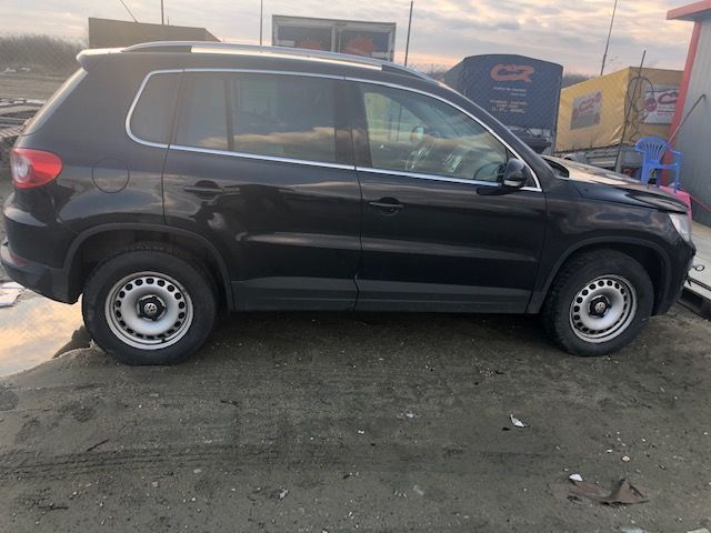 Dezmembrez VW Tiguan 2.0 diesel 2009