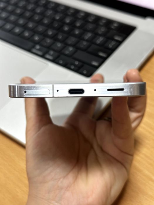 Samsung Galaxy A56 5G 8/256 GB Lightgray (och kulrang) yangidek