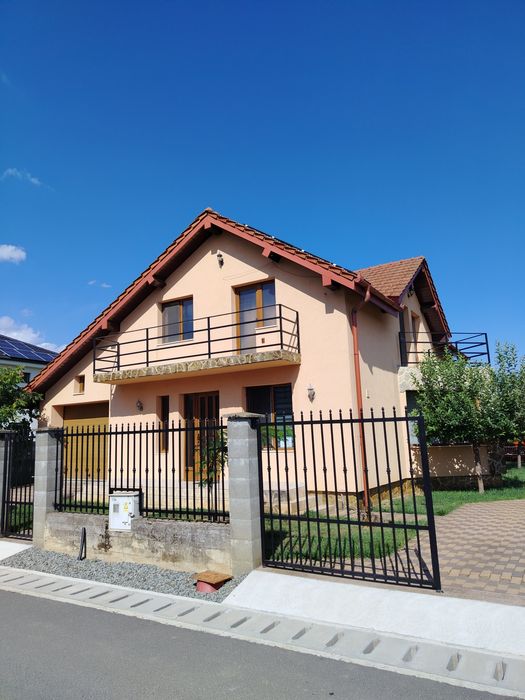 Casă 4 camere Păulești