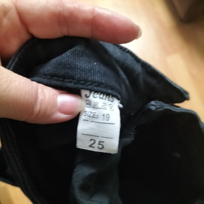 Продам детские джинсы
