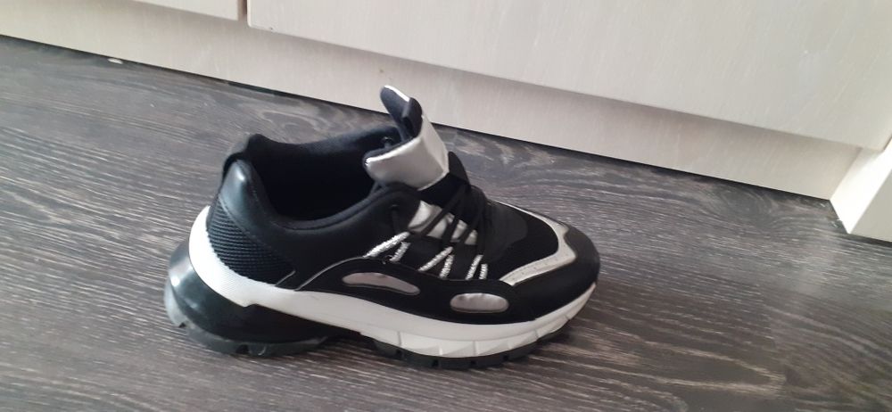 Adidasi dama numarul 37