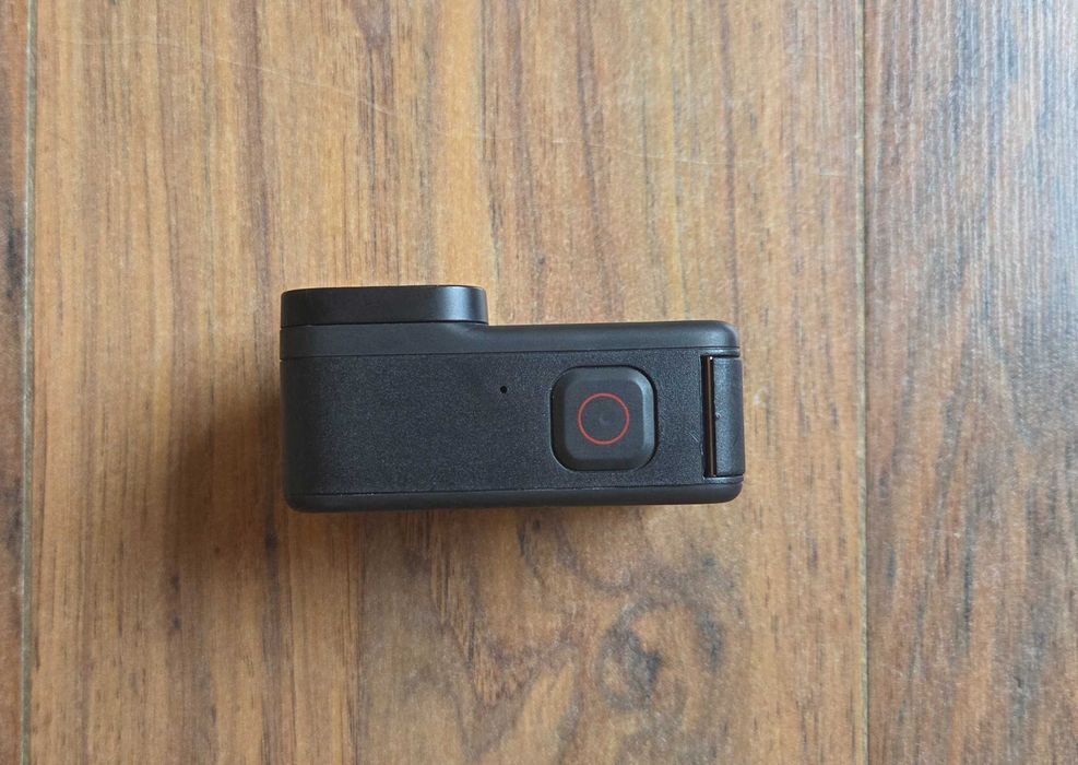 GoPro Hero 11 Black – stare excelentă, pachet complet