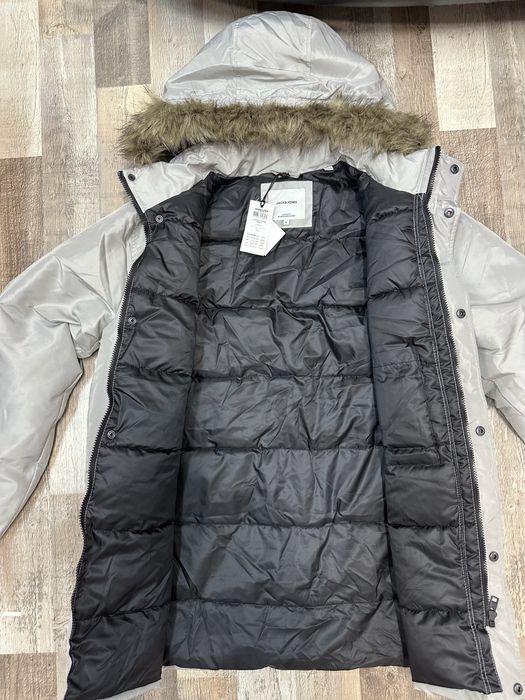 Мъжко сиво зимно яке