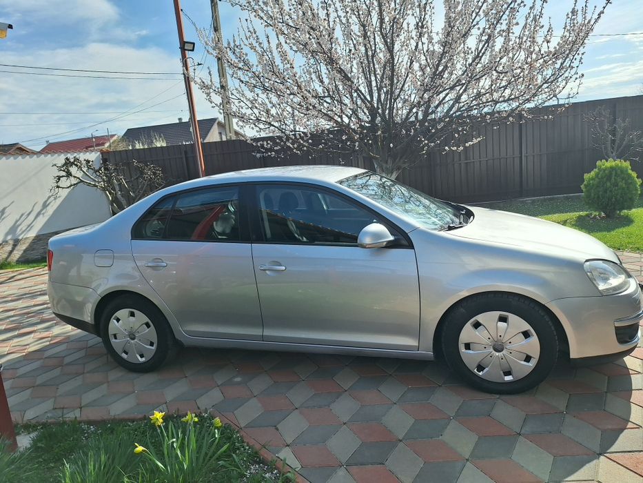 VOLKSWAGEN Jetta 2010 — imagine 4