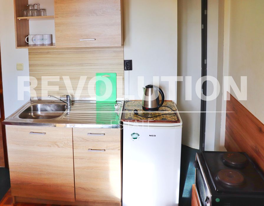 Дава се под наем Двустаен апартамент в к.к. Св.Св. Константин и Елена - 50 кв.м за 400 € - Снимка #2