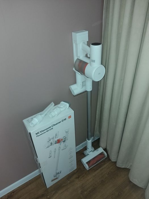 Продам пылесос вертикальный