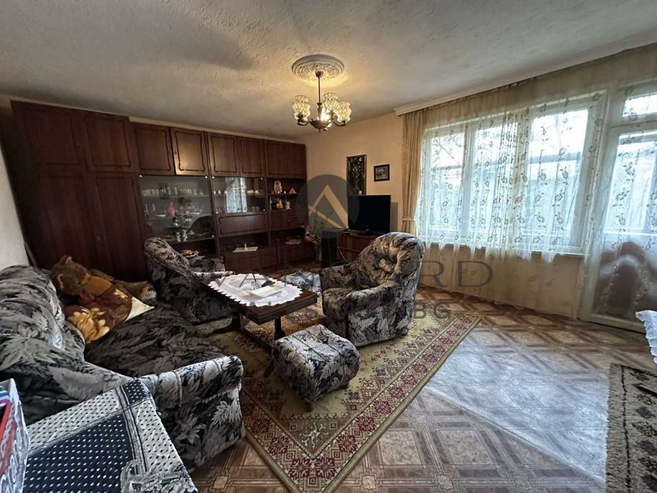 Продава се Къща в с. Калековец, Област Пловдив - 314 кв.м за 1170 €/кв.м - Снимка #1